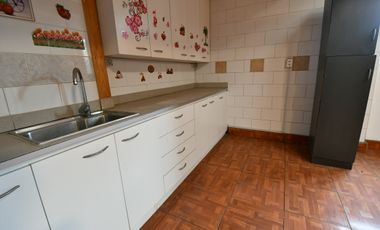 ARRIENDO AMPLIO DEPTO 3D 2B SALA 130 MTS ROSAS METRO CUMMING