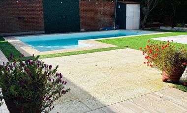 Casa en venta - 3 Dormitorios 3 Baños - Mar del Plata