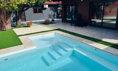 Casa en venta - 3 Dormitorios 3 Baños - Mar del Plata