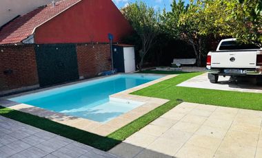 Casa en venta - 3 Dormitorios 3 Baños - Mar del Plata