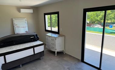 Dúplex en venta - 3 Dormitorios 2 Baños - Campana