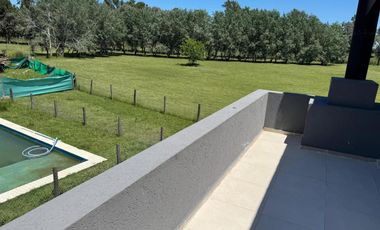 Dúplex en venta - 3 Dormitorios 2 Baños - Campana