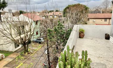 DEPOSITO CON DEPARTAMENTO EN PLANTA ALTA