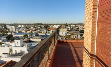 Departamento en venta - 3 Dormitorios 2 Baños - Cochera - Villa María, Córdoba