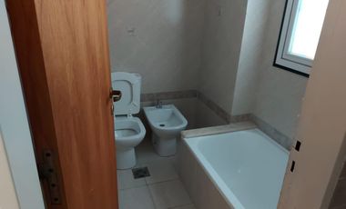 Departamento en venta - 3 Dormitorios 2 Baños - Cochera - Villa María, Córdoba