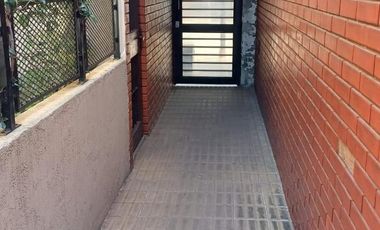 Casa PH Duplex 2 Ambientes con Cochera en Quilmes - Gelly Oben  225