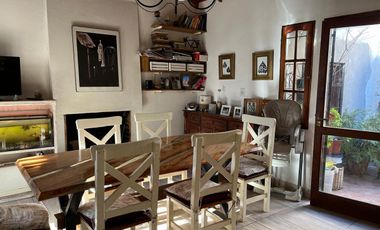 Casa en venta - 4 Dormitorios 2 Baños - 182mts2 - Villa Gesell