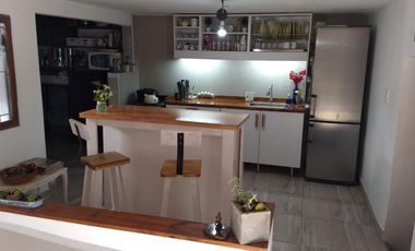 Casa en venta - 4 Dormitorios 2 Baños - 182mts2 - Villa Gesell