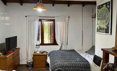 Casa en venta - 4 Dormitorios 2 Baños - 182mts2 - Villa Gesell