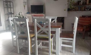 Casa en venta - 4 Dormitorios 2 Baños - 182mts2 - Villa Gesell