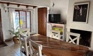 Casa en venta - 4 Dormitorios 2 Baños - 182mts2 - Villa Gesell