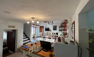 Casa en venta - 4 Dormitorios 2 Baños - 182mts2 - Villa Gesell