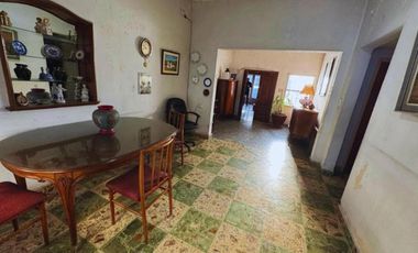 Casa Multifamiliar en venta - 3 Casas - El Palomar