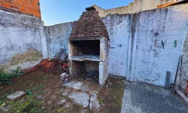 Casa Multifamiliar en venta - 3 Casas - El Palomar