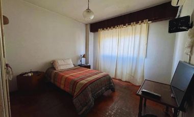 Casa Multifamiliar en venta - 3 Casas - El Palomar