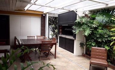 Casa en venta - 4 Dormitorio 2 Baños - 569mts2 - Quilmes