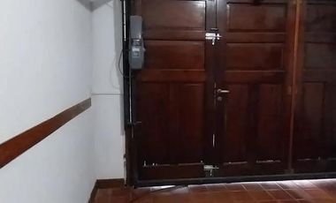 Casa en venta - 2 Dormitorios 2 Baños - 85mts2 - Quilmes
