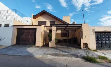 Casa en venta - 2 Dormitorios 2 Baños - 85mts2 - Quilmes