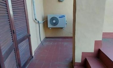 Casa en venta - 2 Dormitorios 2 Baños - 85mts2 - Quilmes