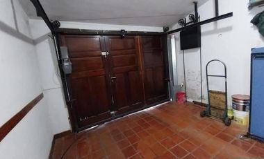 Casa en venta - 2 Dormitorios 2 Baños - 85mts2 - Quilmes
