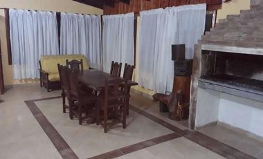 Casa en venta - 2 Dormitorios 1 Baño - Cochera - Abasto, La Plata