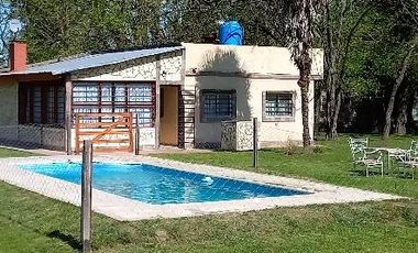 Casa en venta - 2 Dormitorios 1 Baño - Cochera - Abasto, La Plata