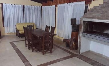 Casa en venta - 2 Dormitorios 1 Baño - Cochera - Abasto, La Plata