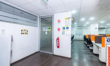Oficina en Arriendo en Arriendo call center por posición frente al Teatro Municipal