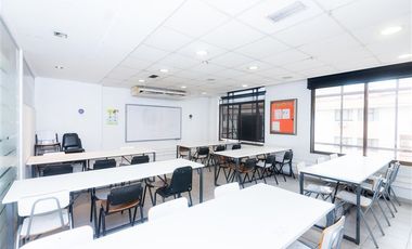 Oficina en Arriendo en Arriendo call center por posición frente al Teatro Municipal