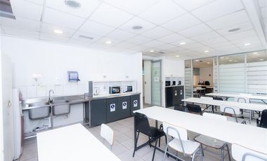 Oficina en Arriendo en Arriendo call center por posición frente al Teatro Municipal