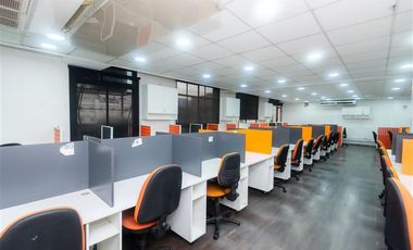 Oficina en Arriendo en Arriendo call center por posición frente al Teatro Municipal