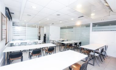 Oficina en Arriendo en Arriendo call center por posición frente al Teatro Municipal