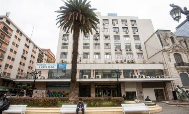 Oficina en Arriendo en Arriendo call center por posición frente al Teatro Municipal
