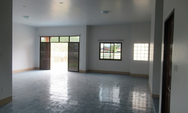 Single-storey detached house for sale Good location near Phahonyothin Road (Highway 1), convenient transportation. Complete utilities