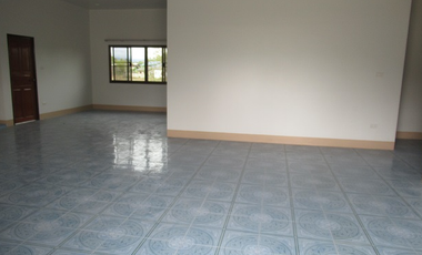 Single-storey detached house for sale Good location near Phahonyothin Road (Highway 1), convenient transportation. Complete utilities