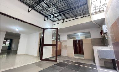 SE ALQUILA AMPLIA CASA MULTIFAMILIAR EN NUEVA TEQUENDAMA SUR DE CALI