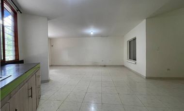 SE ALQUILA AMPLIA CASA MULTIFAMILIAR EN NUEVA TEQUENDAMA SUR DE CALI