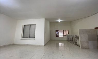 SE ALQUILA AMPLIA CASA MULTIFAMILIAR EN NUEVA TEQUENDAMA SUR DE CALI