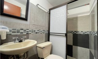 SE ALQUILA AMPLIA CASA MULTIFAMILIAR EN NUEVA TEQUENDAMA SUR DE CALI