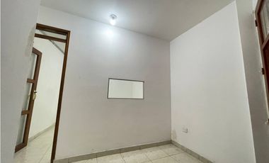 SE ALQUILA AMPLIA CASA MULTIFAMILIAR EN NUEVA TEQUENDAMA SUR DE CALI