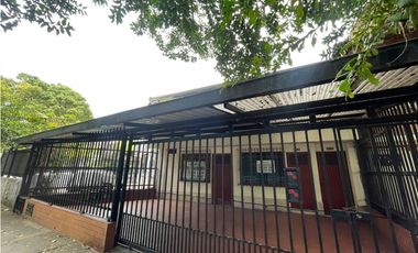 SE ALQUILA AMPLIA CASA MULTIFAMILIAR EN NUEVA TEQUENDAMA SUR DE CALI