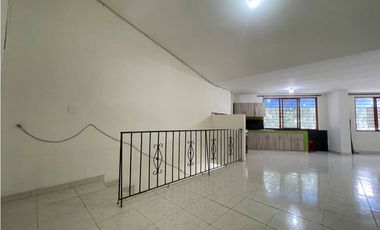 SE ALQUILA AMPLIA CASA MULTIFAMILIAR EN NUEVA TEQUENDAMA SUR DE CALI