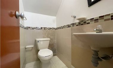 SE ALQUILA AMPLIA CASA MULTIFAMILIAR EN NUEVA TEQUENDAMA SUR DE CALI