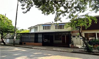 SE ALQUILA AMPLIA CASA MULTIFAMILIAR EN NUEVA TEQUENDAMA SUR DE CALI