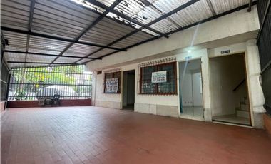 SE ALQUILA AMPLIA CASA MULTIFAMILIAR EN NUEVA TEQUENDAMA SUR DE CALI