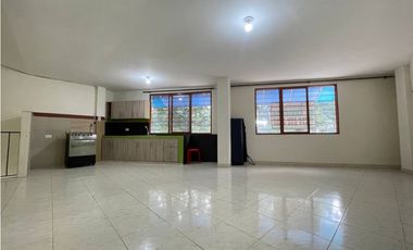 SE ALQUILA AMPLIA CASA MULTIFAMILIAR EN NUEVA TEQUENDAMA SUR DE CALI