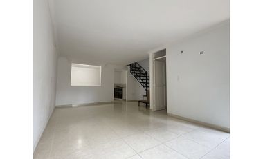 SE VENDE CASA UNIFAMILIAR DOS PISOS EN CANDELARIA POBLADO CAMPESTRE