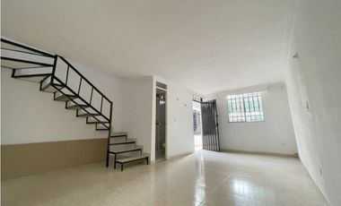 SE VENDE CASA UNIFAMILIAR DOS PISOS EN CANDELARIA POBLADO CAMPESTRE