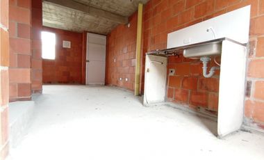 SE VENDE CASA DOS PISOS EN MANZANARES CIUDAD DEL CAMPO