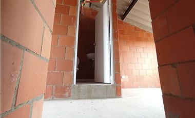 SE VENDE CASA DOS PISOS EN MANZANARES CIUDAD DEL CAMPO